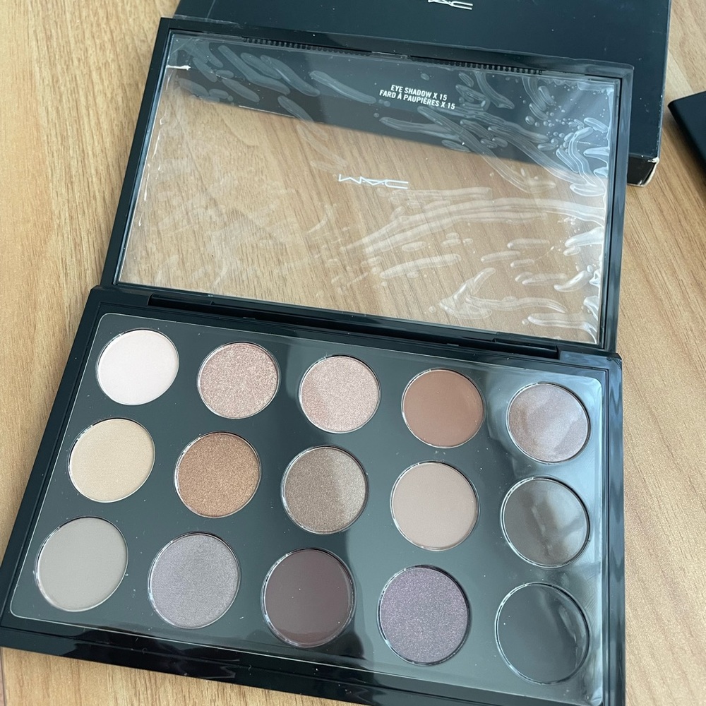 BNIB Mac 15 pan eyeshadow neutrals palette